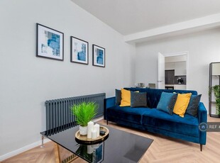 2 bedroom flat for rent in Bell Street, London, NW1