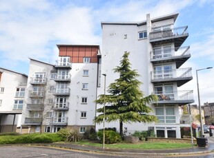 2 bedroom flat for rent in Brunswick Road, Hillside, Edinburgh, EH7