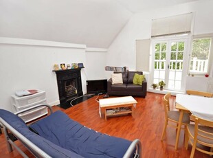 2 bedroom flat for rent in Canfield Gardens, South Hampstead NW6
