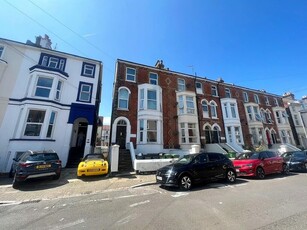 2 bedroom flat for rent in Elphinstone Road, Southsea, PO5
