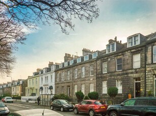 2 bedroom flat for rent in Hermitage Place, Edinburgh, EH6