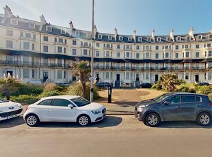 2 bedroom flat for rent in Marine Crescent, Folkestone, CT20