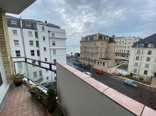 2 bedroom flat for rent in Trinity Place, Eastbourne, East Sussex, BN21