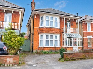 2 bedroom flat for sale in Fitzharris Avenue, Bournemouth, BH9