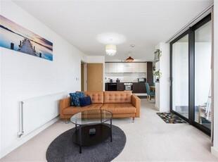 2 bedroom flat to rent London, E16 2FS