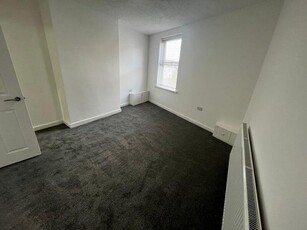 2 bedroom maisonette for rent in Portland Road, Hucknall NG15 7SB, NG15