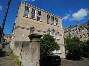 2 bedroom maisonette for sale in Harley Street, Bath. BA12SF, BA1