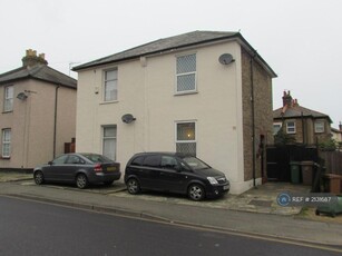 2 bedroom semi-detached house for rent in Bushey Road, Sutton, SM1