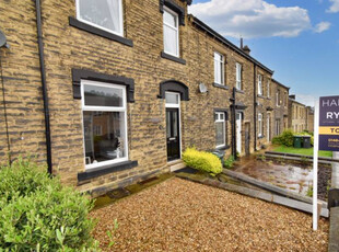 2 bedroom terraced house for rent in New Street, Huddersfield, West Yorkshire, HD3