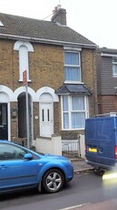 2 bedroom terraced house for rent in Whitstable Road, Kent, ME13