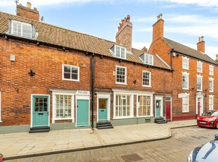 2 bedroom town house for sale in Bailgate, Lincoln, LN1