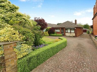 3 bedroom bungalow for sale in Grantham Road, Bracebridge Heath, LN4