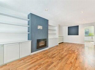 3 bedroom end of terrace house for rent in Ridgebrook Road, London, SE3