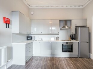 3 bedroom flat for rent in Bruntsfield Place, Bruntsfield, Edinburgh, EH10