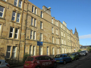 3 bedroom flat for rent in Caledonian Place, Dalry, Edinburgh, EH11