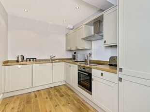 3 bedroom flat for rent in Oxford Street, Newington, Edinburgh, EH8