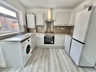 3 bedroom flat for rent in Sneinton Dale, NOTTINGHAM, NG2
