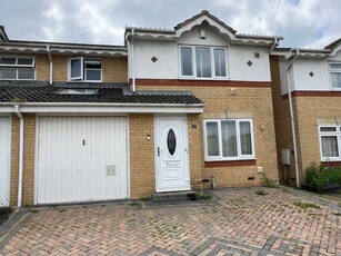 3 bedroom house for rent in Silver Birch Close, Thamesmead, SE28