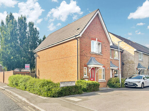 3 bedroom semi-detached house for rent in Headlands Grove, Swindon, Wiltshire, SN2