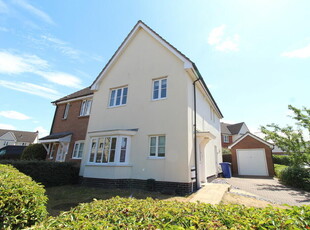 3 bedroom semi-detached house for rent in Holliday Close, Bury St Edmunds, IP32