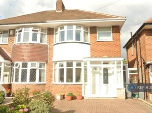 3 bedroom semi-detached house for rent in Marcot Road, Solihull, B92