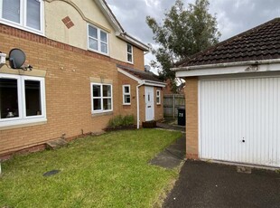 3 bedroom semi-detached house for rent in Sinclair Drive, Longford, Coventry, CV6