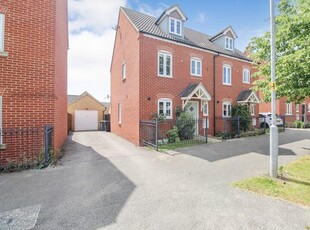 3 bedroom semi-detached house for sale in Ashmead Road, Bedford, MK41