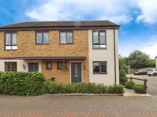 3 bedroom semi-detached house for sale in Westbrooke Road, Lincoln, LN6