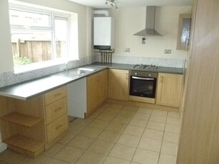 3 bedroom terraced house for rent in Bolton Street, DN12