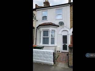 3 bedroom terraced house for rent in Marlborough Road, London, E7