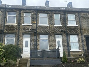 3 bedroom terraced house for rent in Park Road West, Crosland Moor, Huddersfield, HD4