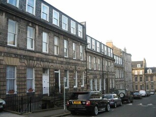 4 bedroom apartment for rent in Hart Street, New Town, Edinburgh, EH1