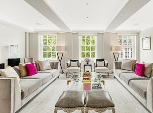 4 bedroom apartment for sale in Lowndes Square, London, SW1X
