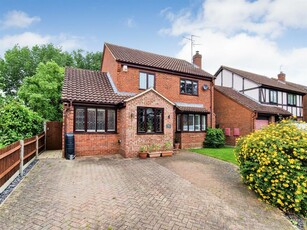 4 bedroom detached house for sale in King William Close, Kempston, Bedford, MK42