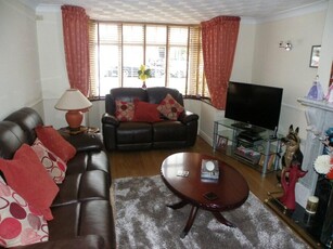 4 bedroom end of terrace house for rent in Prince Of Wales Road, Chapelfields, Coventry, , CV5