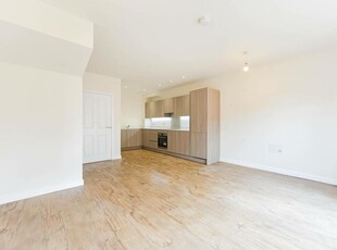 4 bedroom end of terrace house for rent in Springfield Place, Tooting Bec, London, SW17