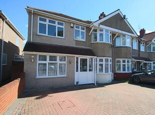 4 bedroom end of terrace house for rent in Sutherland Avenue, Welling, DA16