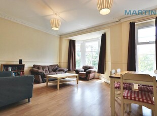 4 bedroom flat for rent in Oakfield Street, Roath, CF24