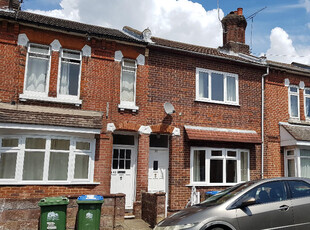 4 bedroom terraced house for rent in Milton Road, Southampton, SO15