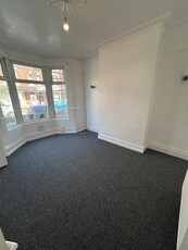 4 bedroom terraced house for rent in Woodland Road, Liverpool, L21