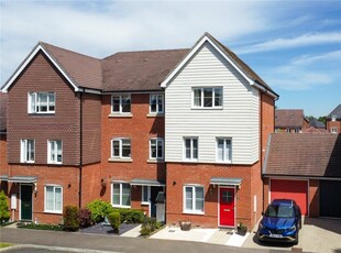 4 bedroom town house for rent in Jasmine Square, Woodley, Reading, Berkshire, RG5