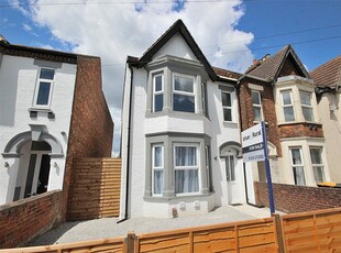 5 bedroom end of terrace house for sale in Kempston Road, Bedford, Bedfordshire, MK42