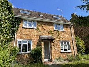 5 bedroom semi-detached house for rent in Moss Road, Winnall, Winchester, SO23