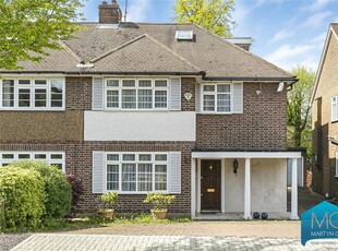 5 bedroom semi-detached house for sale in Sellers Hall Close, Finchley Central, London, N3