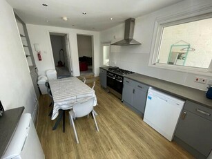6 bedroom house for rent in Pinhoe Road, Exeter, EX4
