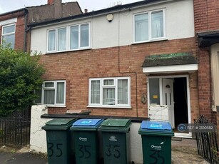 6 bedroom terraced house for rent in St. Georges Road, Coventry, CV1