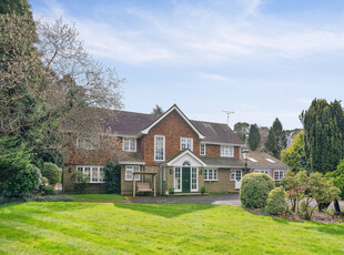 Detached House for sale with 5 bedrooms, Sunning Avenue, Ascot | Fine & Country