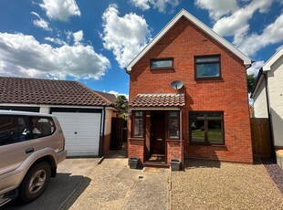 Detached house to rent in Farriers Close, Martlesham Heath, Ipswich IP5