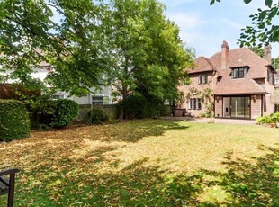 Detached house to rent in Middleton Road, Hampstead Garden Suburb, London NW11