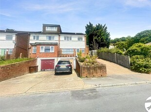 End terrace house to rent in Beacon Road, Chatham, Kent ME5